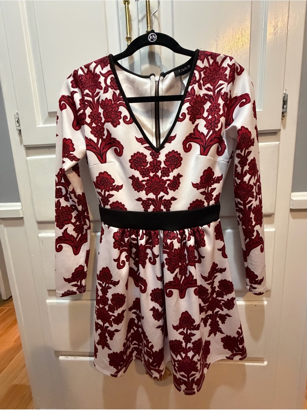 Ladies Long Sleeved Back Zip Dress B. Darlin Size 3/4 Soft Red Floral